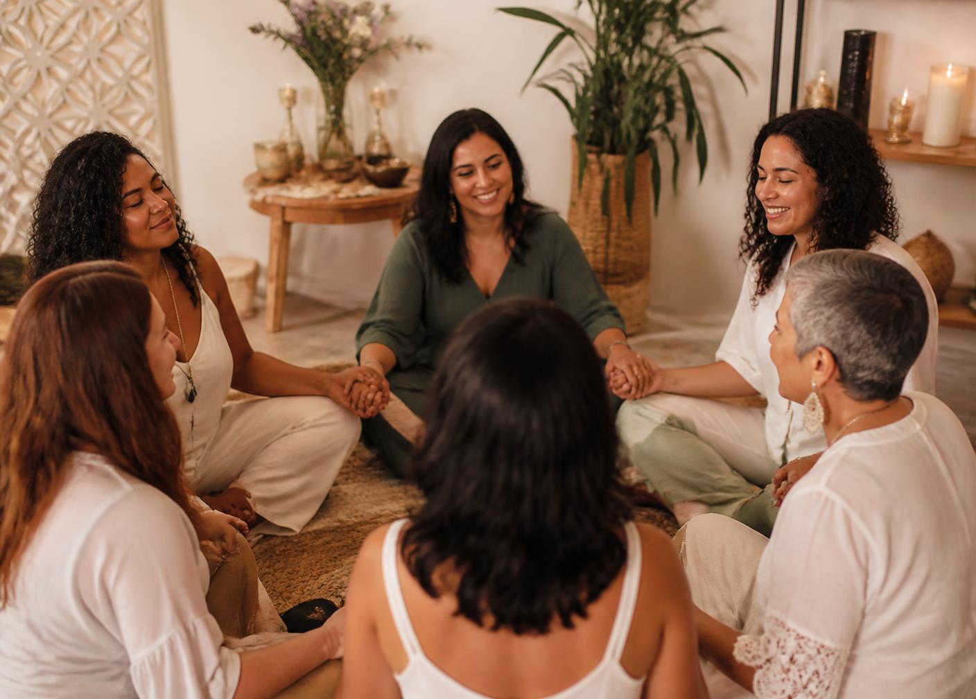 Círculo de mulheres em encontro do programa Floresça